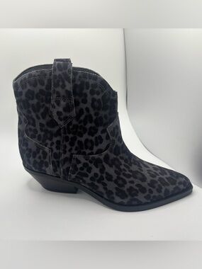Nine West Abreve Women Gray Leopard Print Western Ankle Boots Size 5